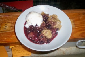 pear berry crumble